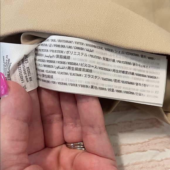 NWT! Abercrombie & Fitch Tan Cropped Blazer, Size XXL - Picture 8 of 8